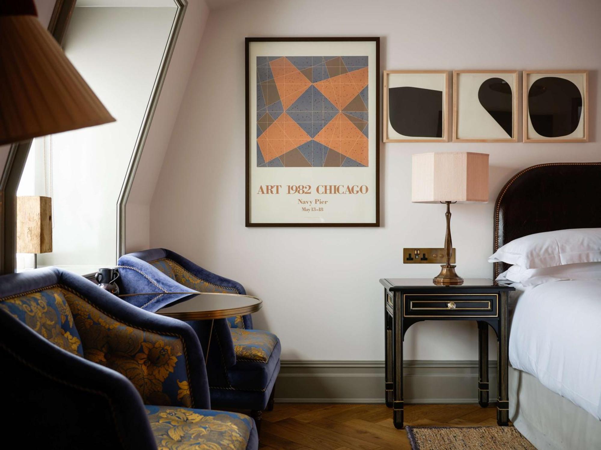 Отель Nomad Лондон Экстерьер фото A room at the hotel