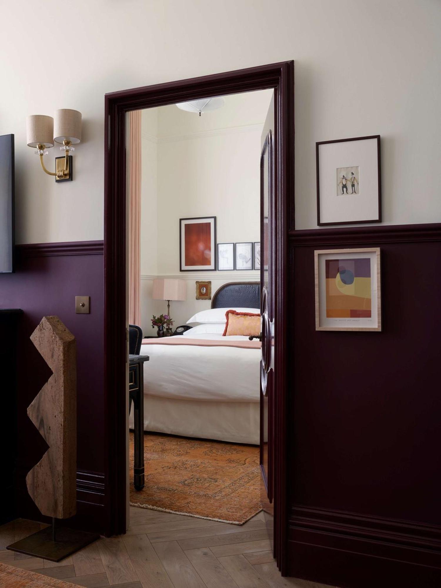 Отель Nomad Лондон Экстерьер фото A room at the hotel